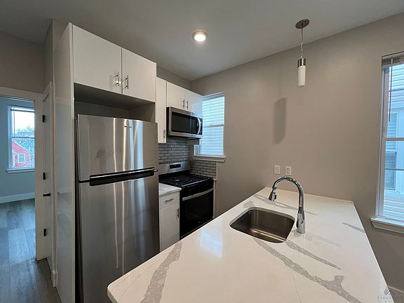 4th image of 126 Neptune Ave #3R