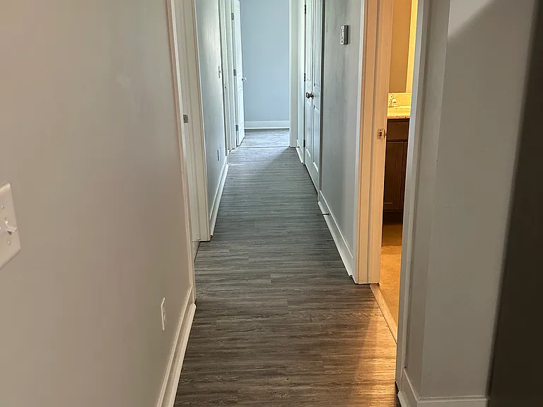2218 E Meadow Hill St — Photo 4