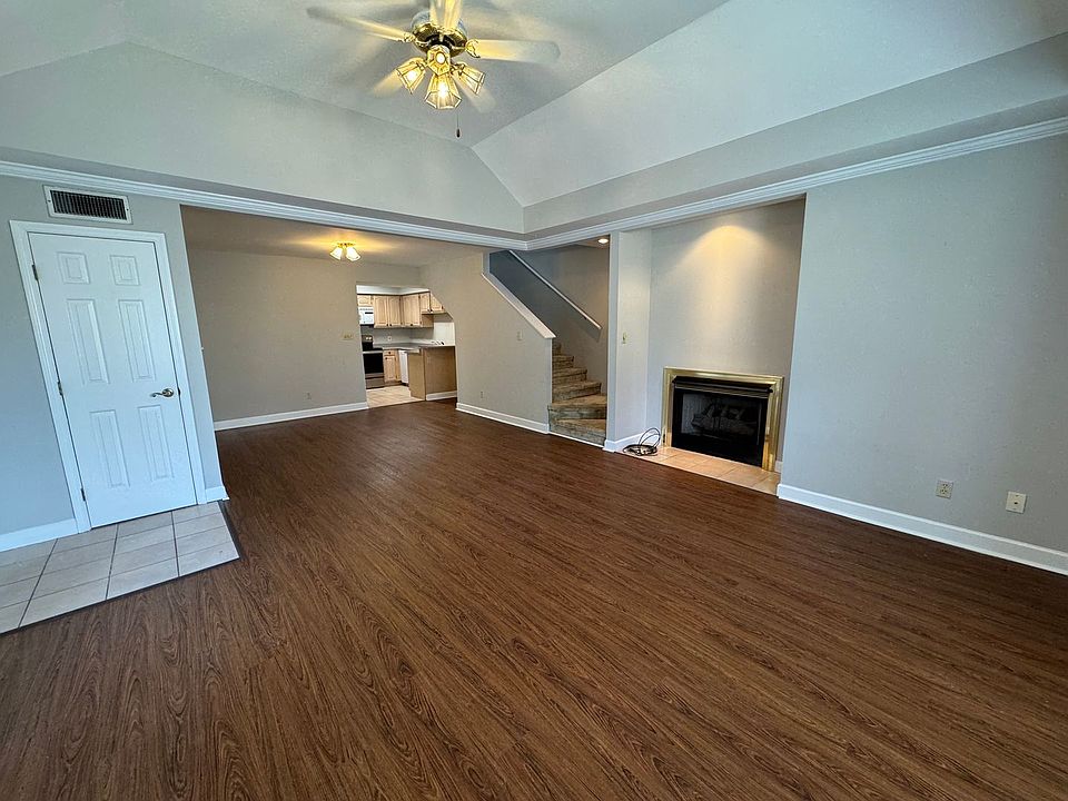 1st image of 100-105 Regency Park Dr #1B3990518