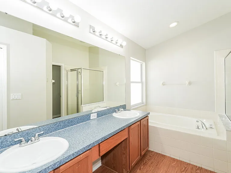 633 Straw Lake Dr — Photo 11