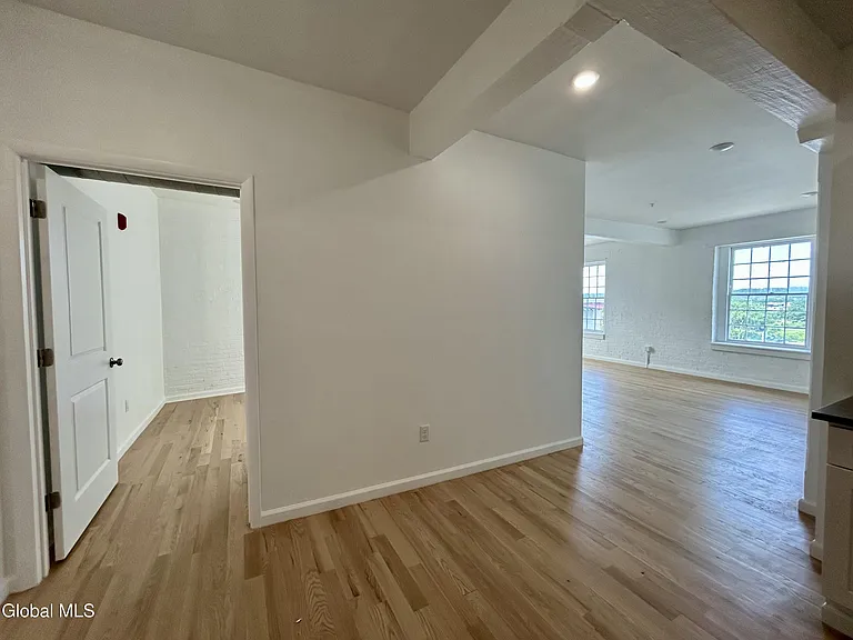 155 River St #5B — Photo 12
