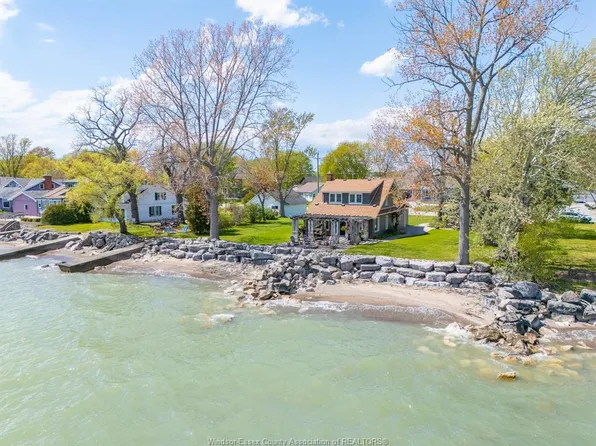 1465 Heritage Rd, Kingsville, ON N9Y 2E6