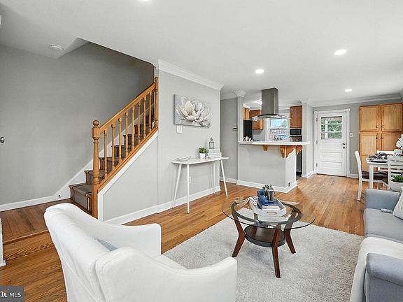 5th image of 6900 Radcliffe Dr