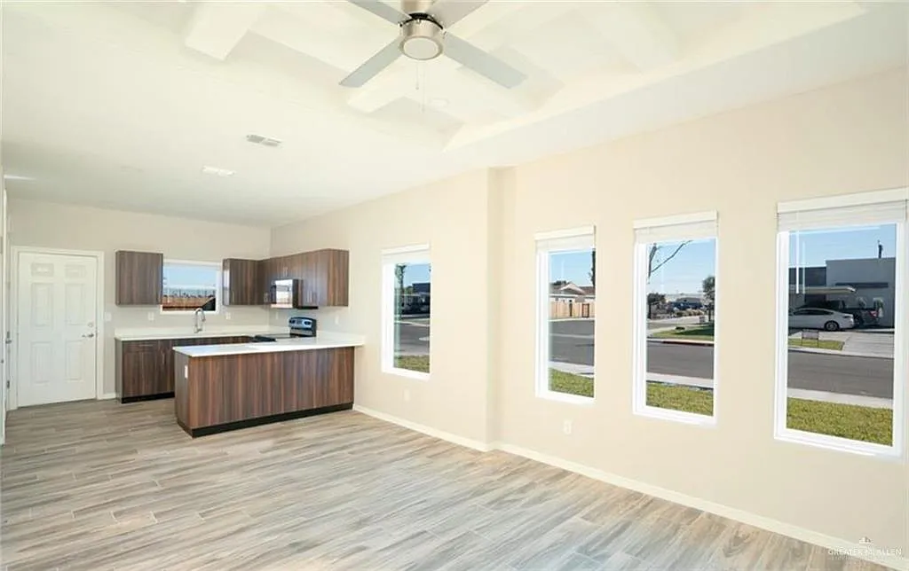 Building Photo - 4116 Walnut Ave #1