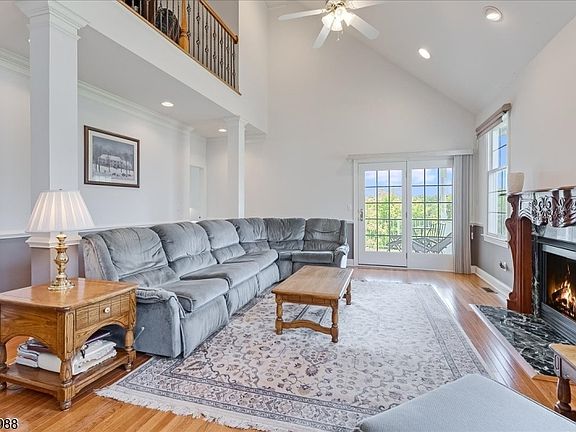 5th image of 28 Briar Ct