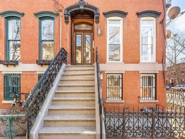 306 Varick Street image 1 of 16