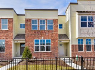 942 Station Blvd #808, Aurora, IL 60504