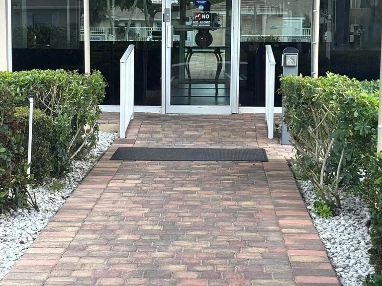 8833 Bella Vista Dr #8833 — Photo 34
