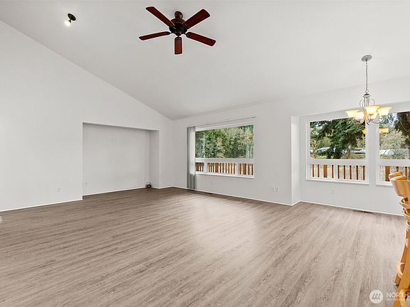 5th image of 10217 Sitkum Drive SE