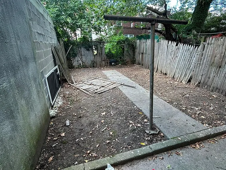216 Pearl St — Photo 14