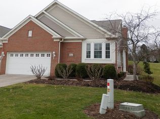 9842 Country Club Cir, Twinsburg, OH 44087