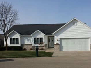 524 W Wayfarer Ct, Appleton, WI 54913