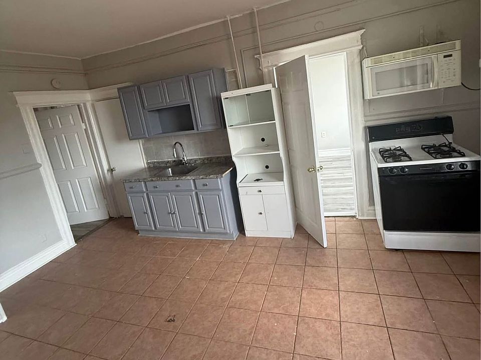 1st image of 226 Clifton Ave #10