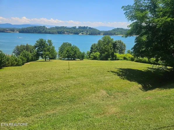 Trotline Rd, Dandridge, TN 37725