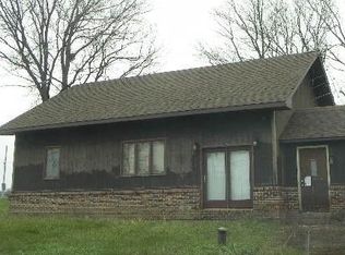 3939 S Freeport Rd, Polo, IL 61064