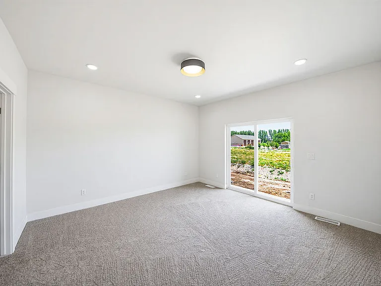 445 E River Ln — Photo 23