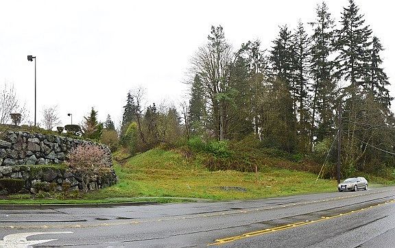 3rd image of 2501 Bickford Ave