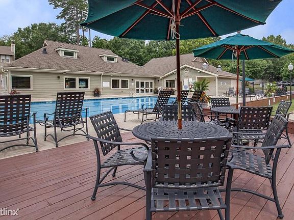 3rd image of 109 Shadowood Dr APT D