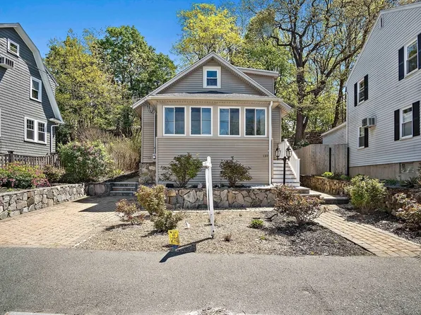 137 Fern Rd, Medford, MA 02155