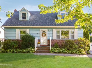 14 Cherry St, East Northport, NY 11731