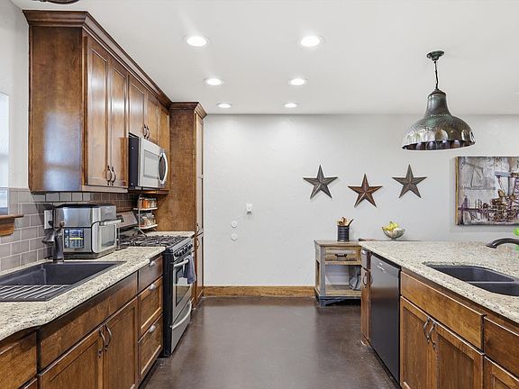 5th image of 1748 Wilson Rd