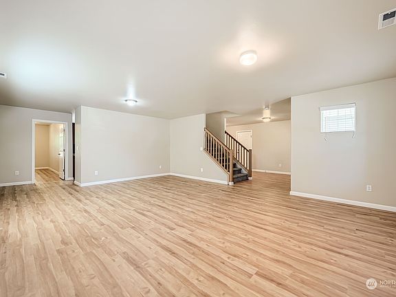 5th image of 17724 93rd Avenue E