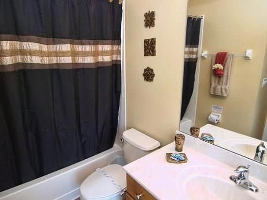TV6P115MB-Bathroom-Ensuite-2