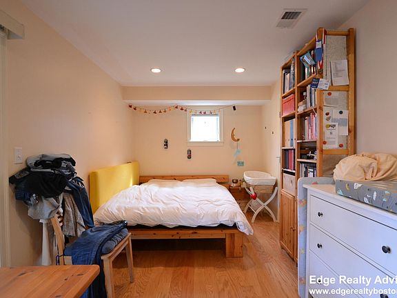 4th image of 5 Sparhawk St #3