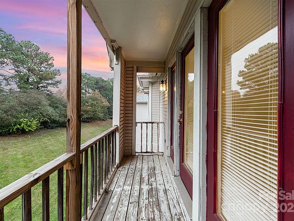4th image of 6166 Meadow Rose Ln