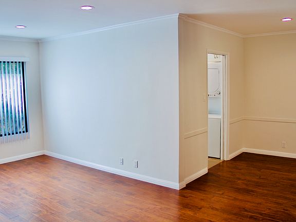 2nd image of 947 6th St #B
