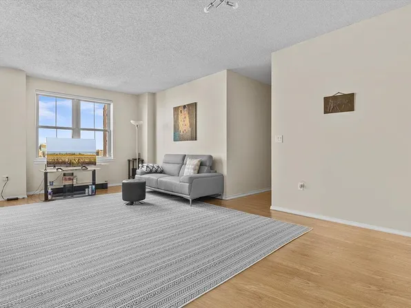 60 Oceana Dr W APT 8A, Brooklyn, NY 11235