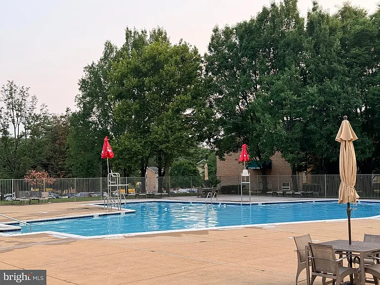 2850 Dover Ln #203 — Photo 23
