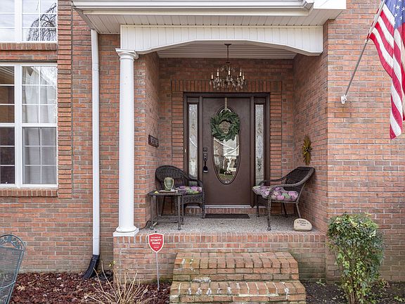 4th image of 212 Holly Ln