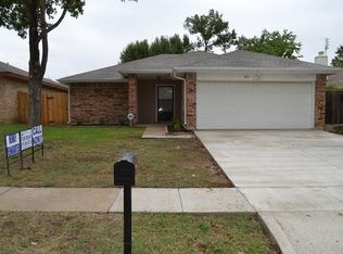 201 Valley Spring Dr, Arlington, TX 76018