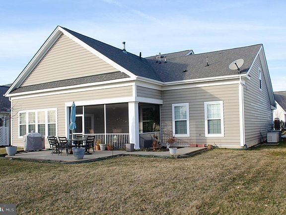 2nd image of 31 Amandas Teal Dr