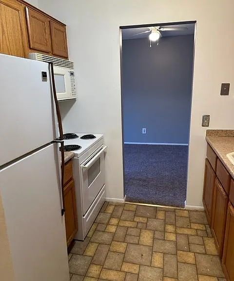 587 E Fox Hills Dr #587 — Photo 25