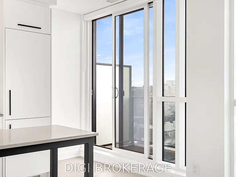 560 Rideau St #704 — Photo 29