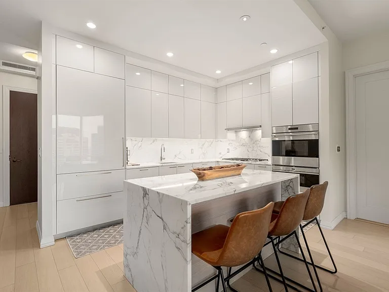 1 Franklin St #3807 — Photo 5