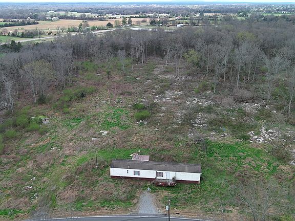 5th image of 718 Gant Rd