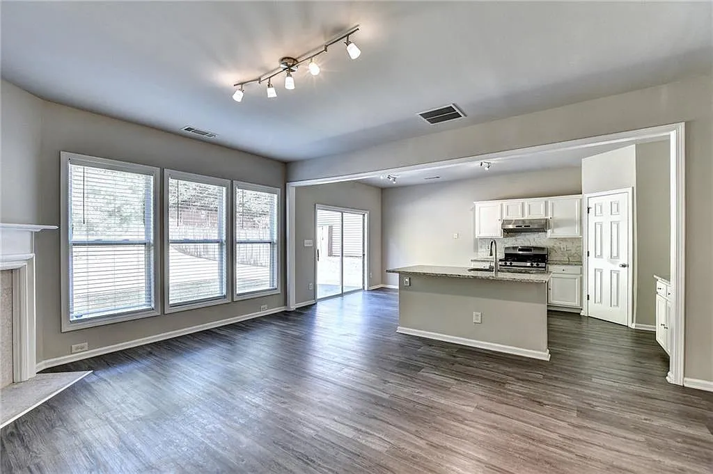 2882 Briaroak Dr — Photo 4