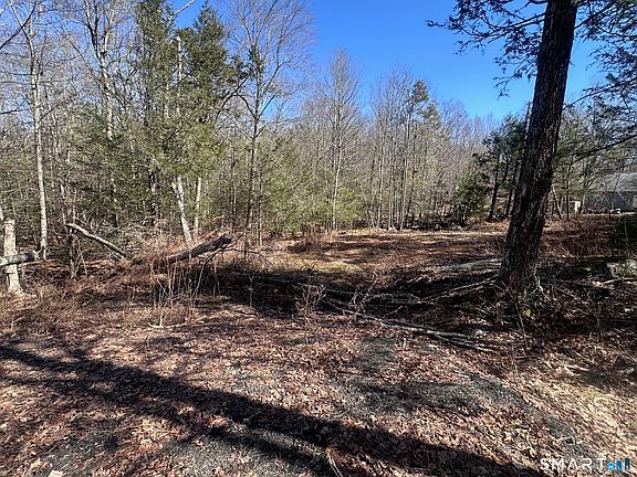 4th image of 302 Gillette Road