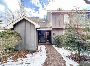 120 Snow Ridge Cir, Lake Harmony, PA 18624