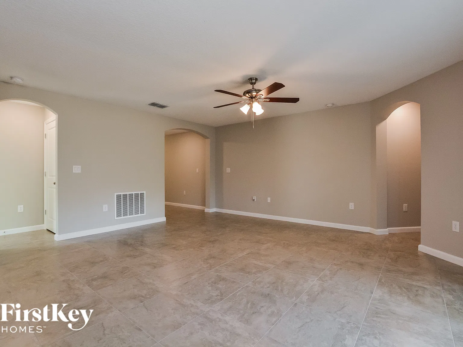 4 bed, 2.0 bath, 1758 sqft, $2,000 — Photo 2