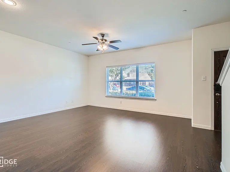 1412 Lake Crest Ln — Photo 6