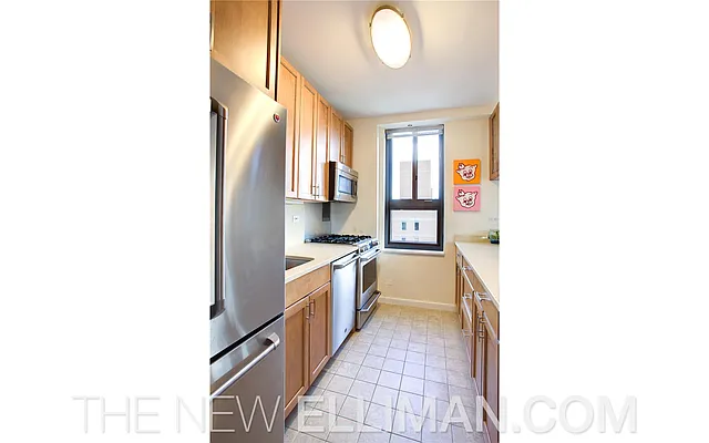 Sold by Douglas Elliman | media 40