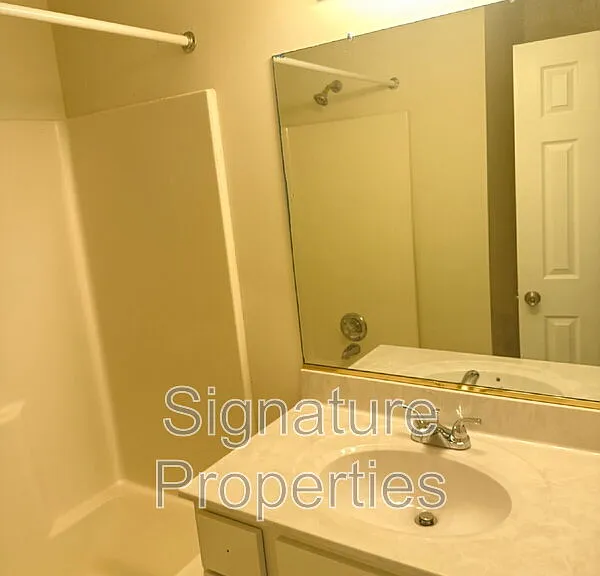12521 Hillgate Ln — Photo 17