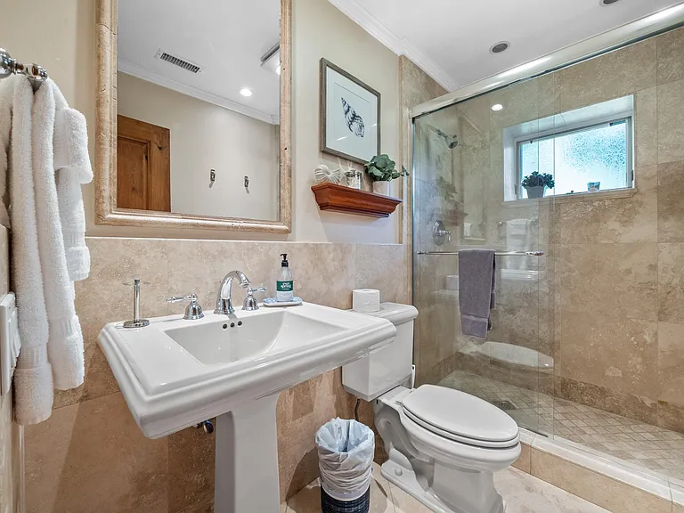 1542 Monmouth Dr — Photo 6