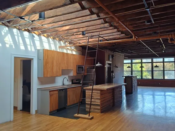 181 Chrystie Street image 3 of 13