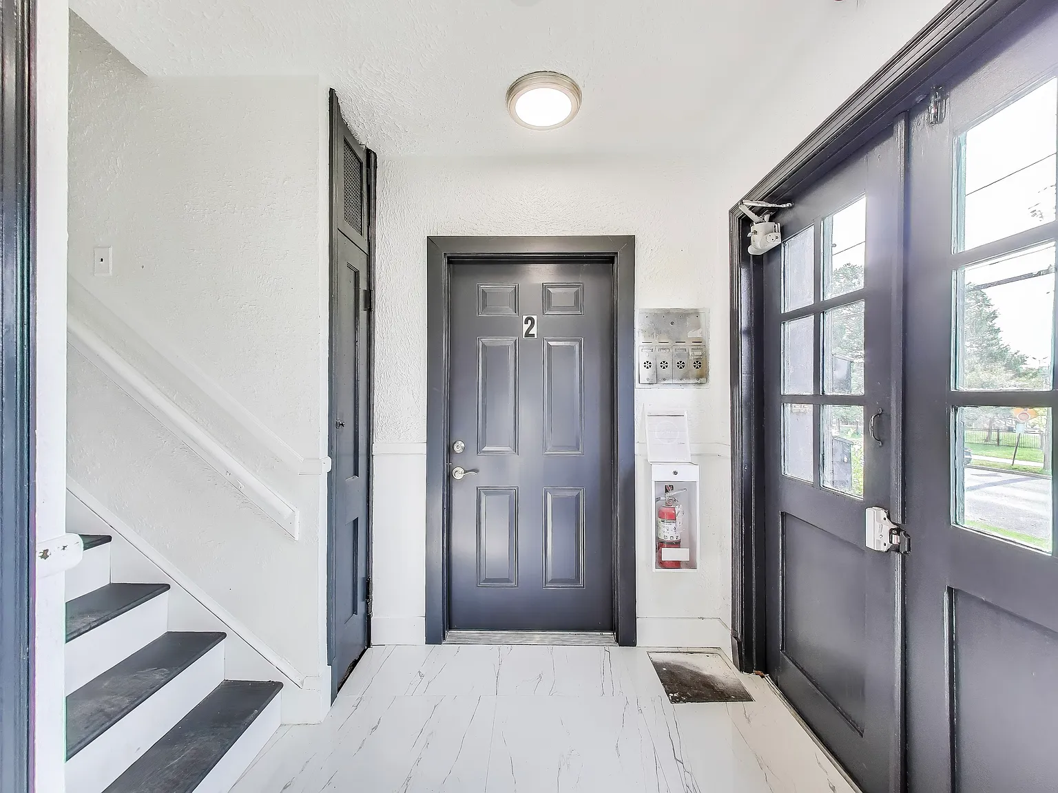 2 bed, 3400 sqft, $2,450 — Photo 3