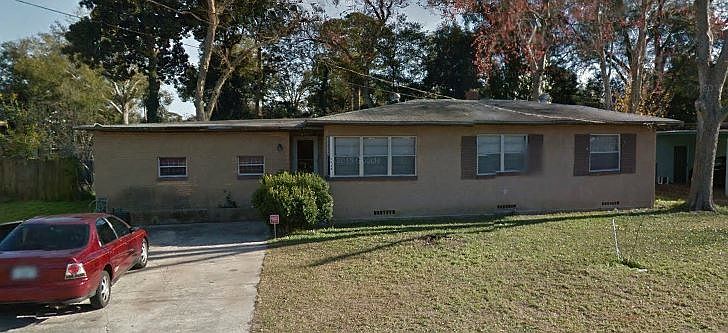 1st image of 7821 Caxton Cir E